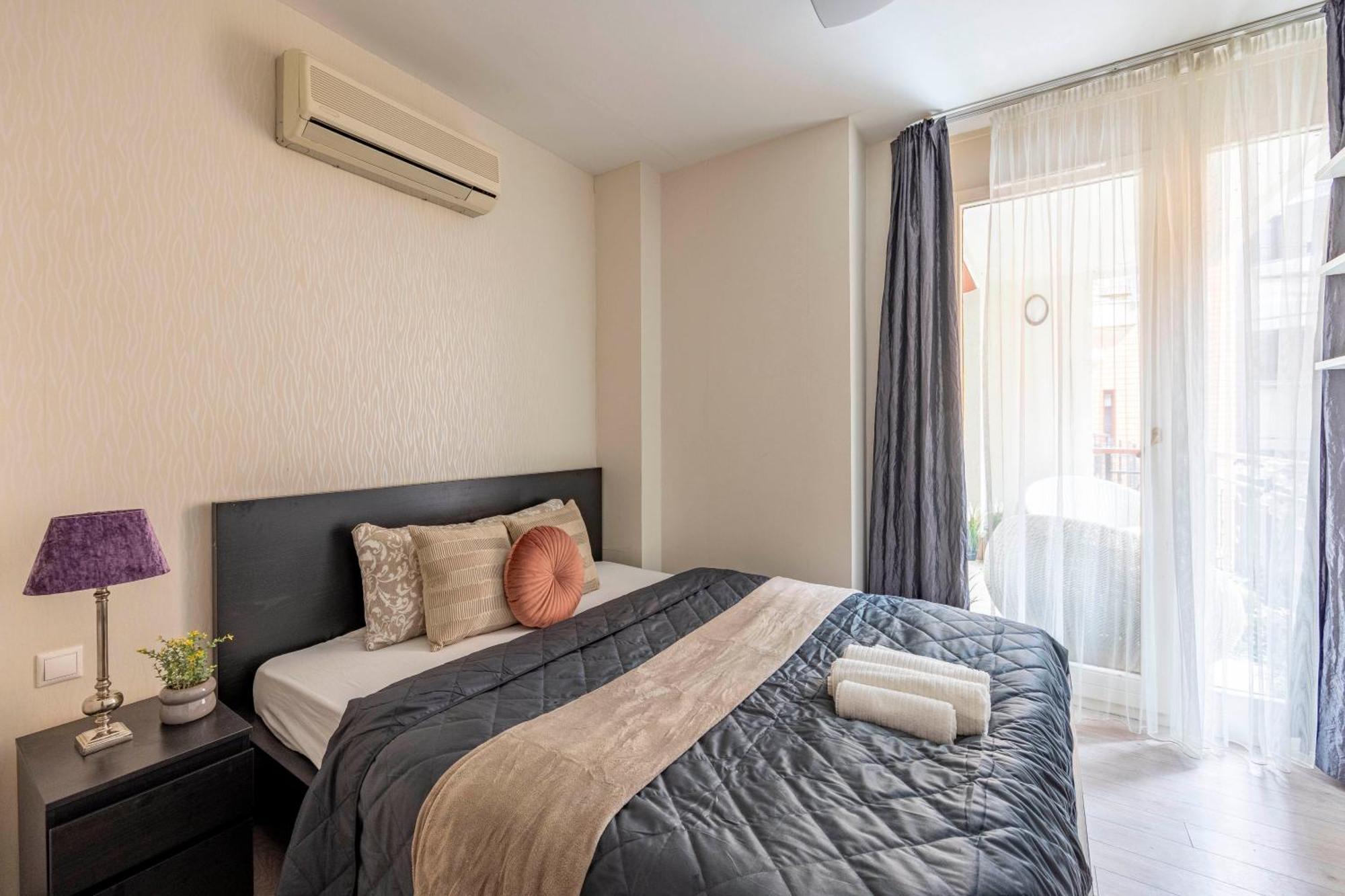 Exclusive Central Suite With Balcony By Prestige Homes Budapest Exteriör bild